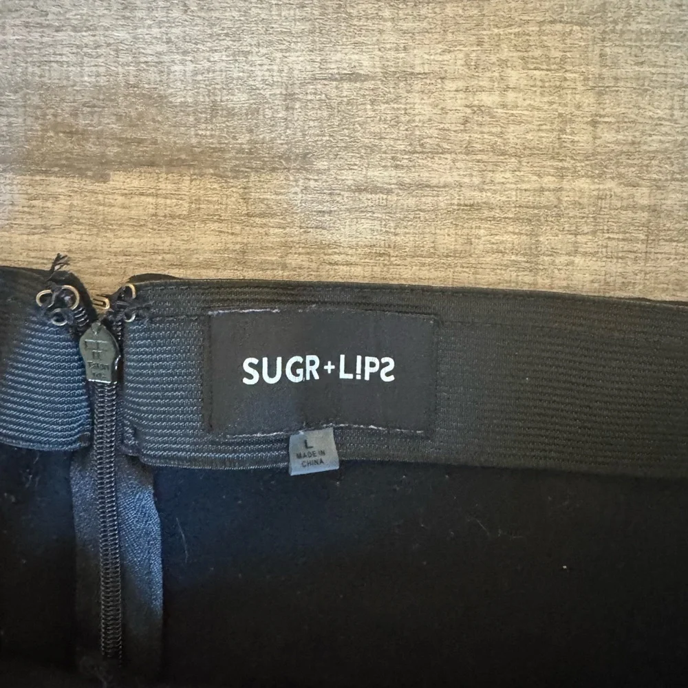 Sugar+Lips sleek black